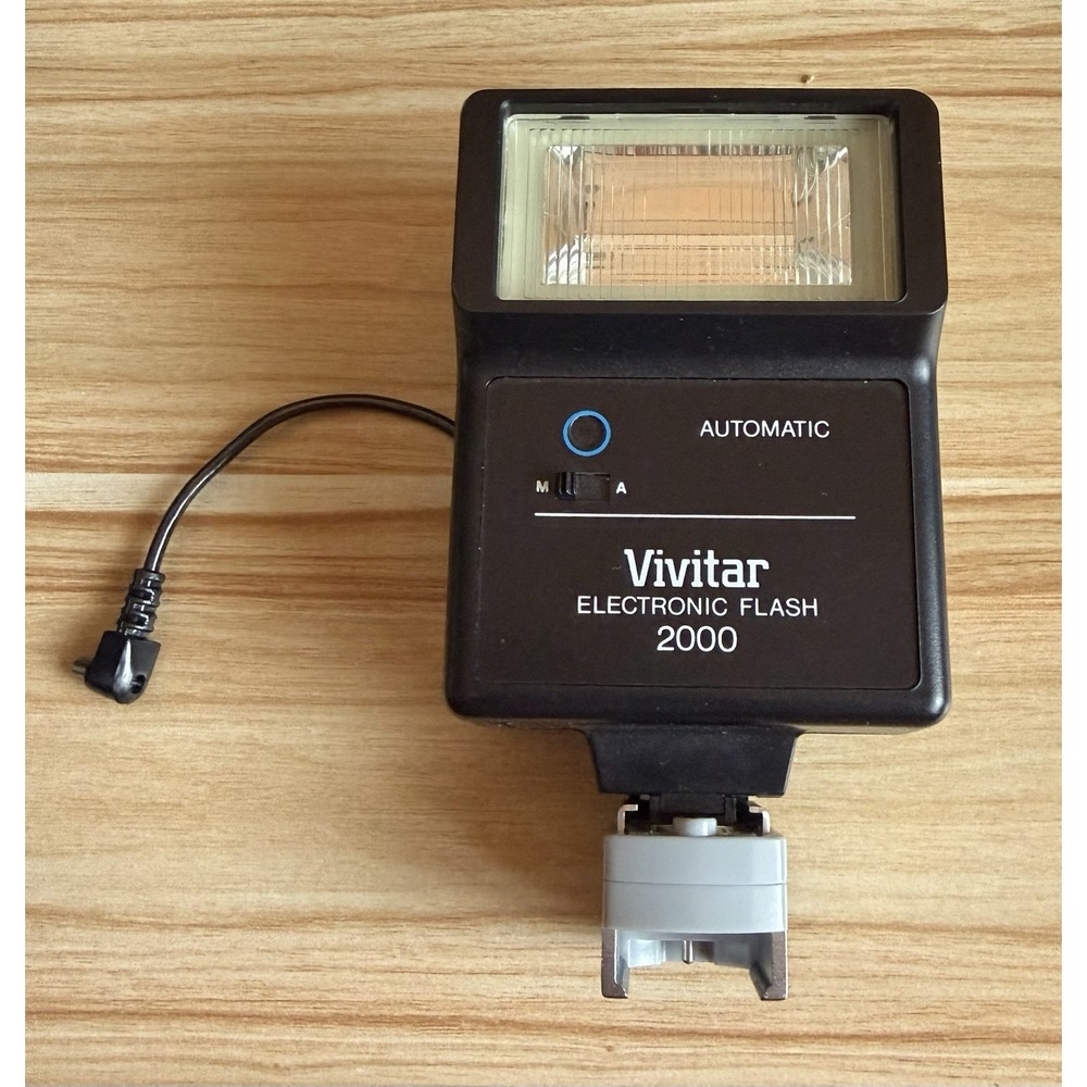 Vivitar Electronic‎ Flash 2000 Universal Shoe Mount Camera Flash - Untested